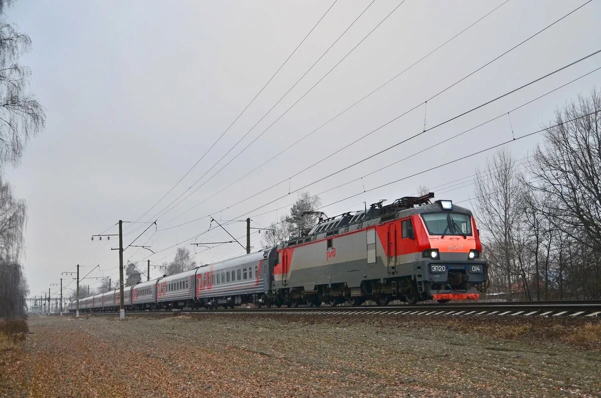 эп2д 176. электрички фаустово бронницы. жд станция бронницы. платформа фаустово. эд4м 3 вагона платформа.