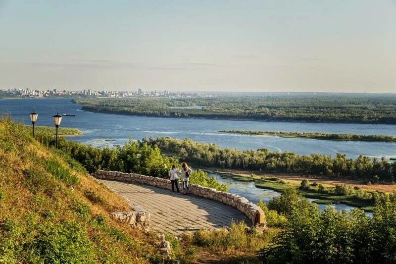 Смотровая площадка вертолётка Самара. Смотровая площадка управленческий Самара. Самара смотровая площадка на Волгу. Самара достопримечательности вертолетка. Управленческий самарская область