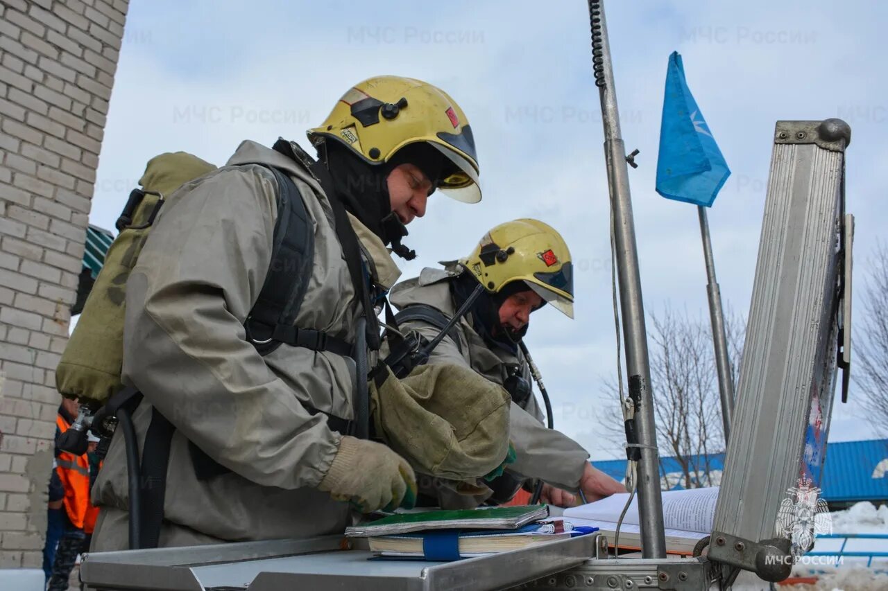 467 мчс о пожарно спасательных. Пожарные мчс россии. служба пожаротушения. ликвидация чс. безопасная арктика 2025.