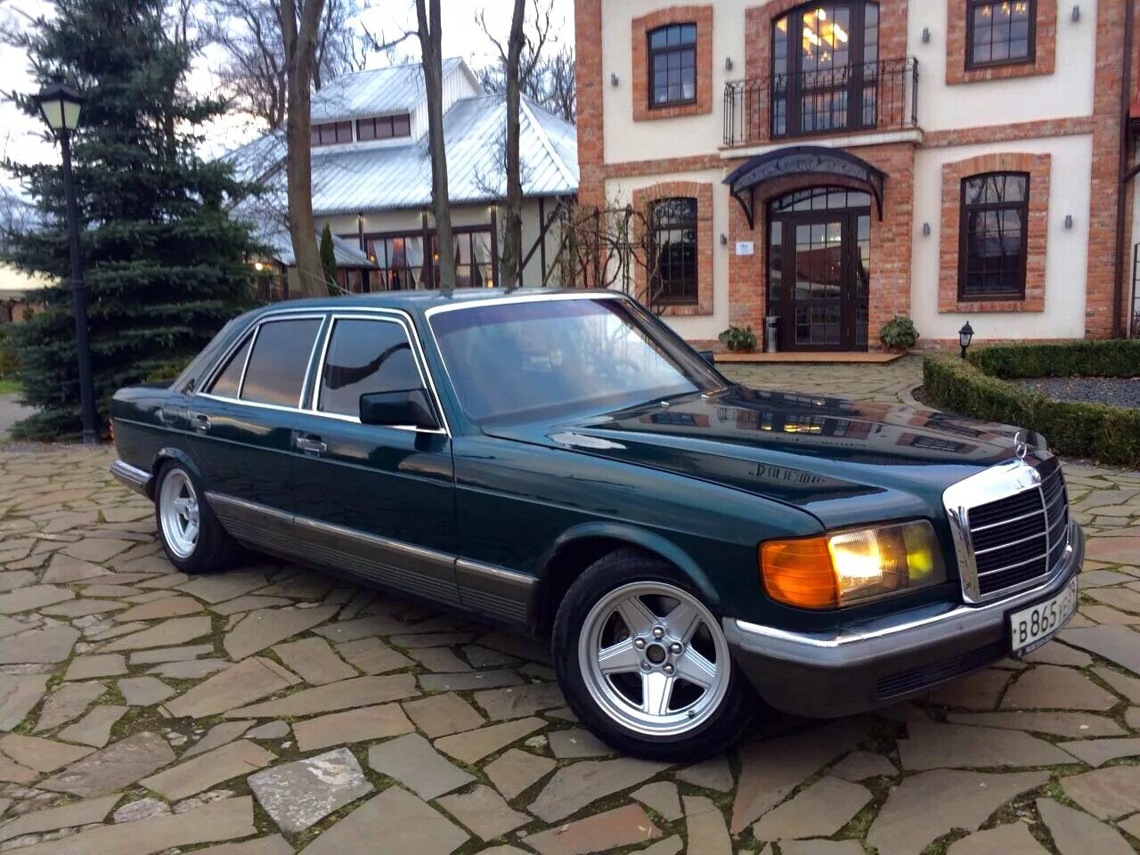 Mercedes-Benz Triedy S W126 je 40-ročný obľúbenec medzi youngtimermi Autogratis.
