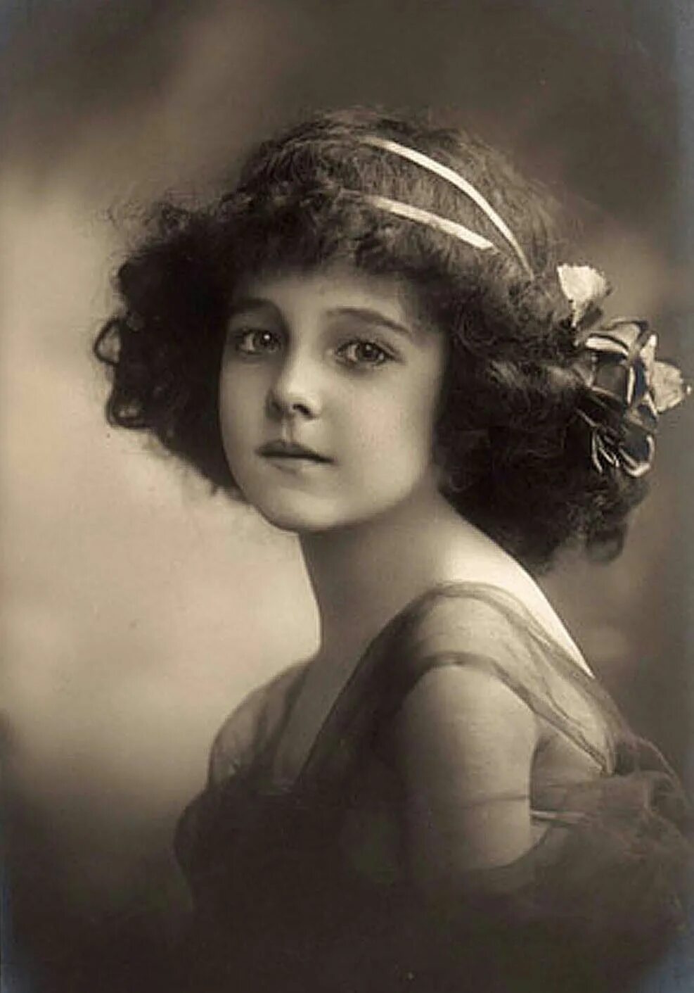 Красавица начала 20 века. Девочки эдвардианской эпохи 1900-1910-е годы. Фотопортрет в стиле ретро.