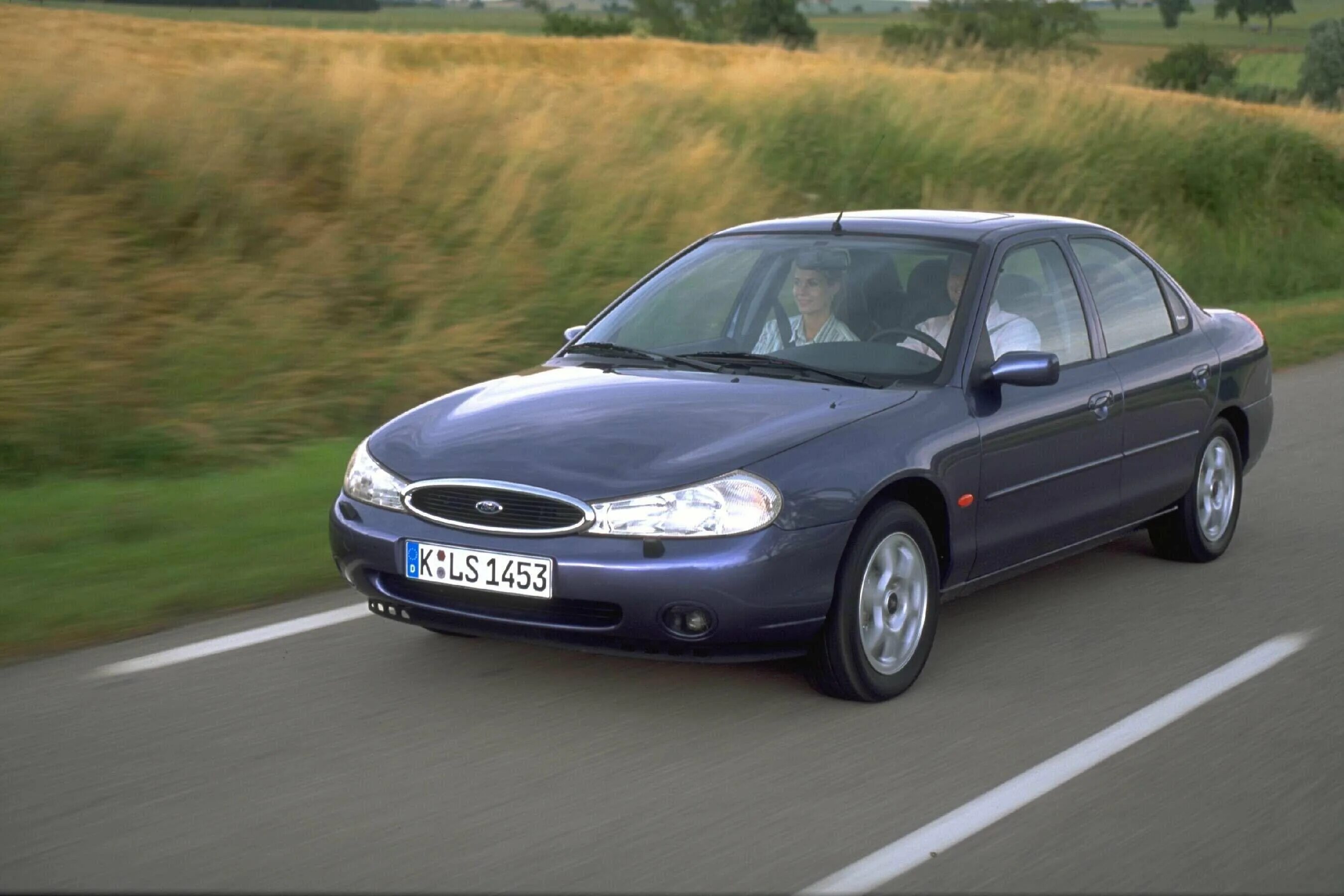 Мондео 98 года. Ford Mondeo mk2. Ford Mondeo 2.2. Ford Mondeo 2 2000. Форд Мондео 2 седан.