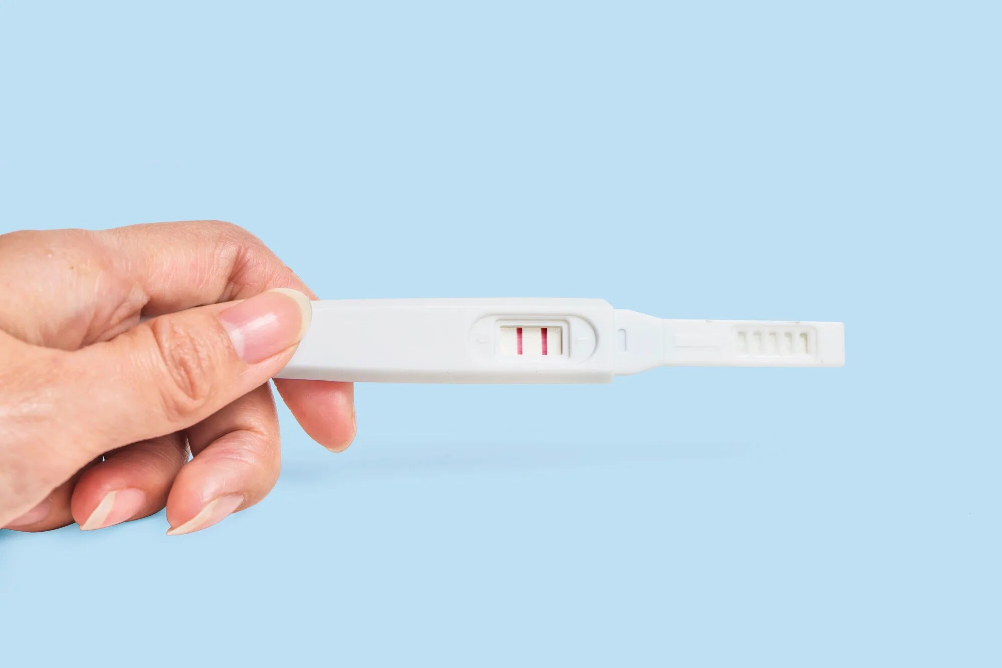 Тест на беременность здоровье. Тест на беременность. Тест на беременность Test. Положительный тест на беременность. Тест на беременность две полоски.