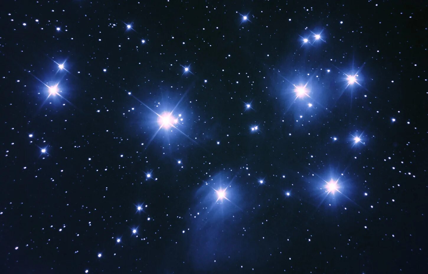 Созвездие Плеяд Созвездие Плеяды. Плеяда Созвездие 7 сестёр. Звезда атлас Плеяды. Альциона звезда в созвездии.