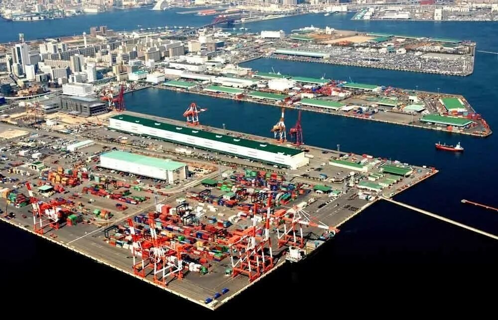 Город порт крупнейший. Порт Айленд Япония. Порт Кобе и Осака. Порт Кобе Япония. Йокогама грузовой порт.