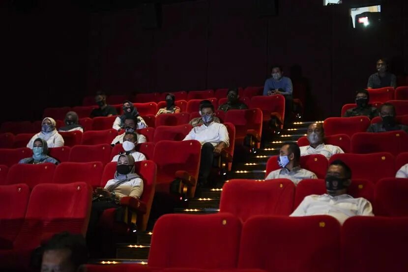 Nonton bioskop. Nonton bioskop