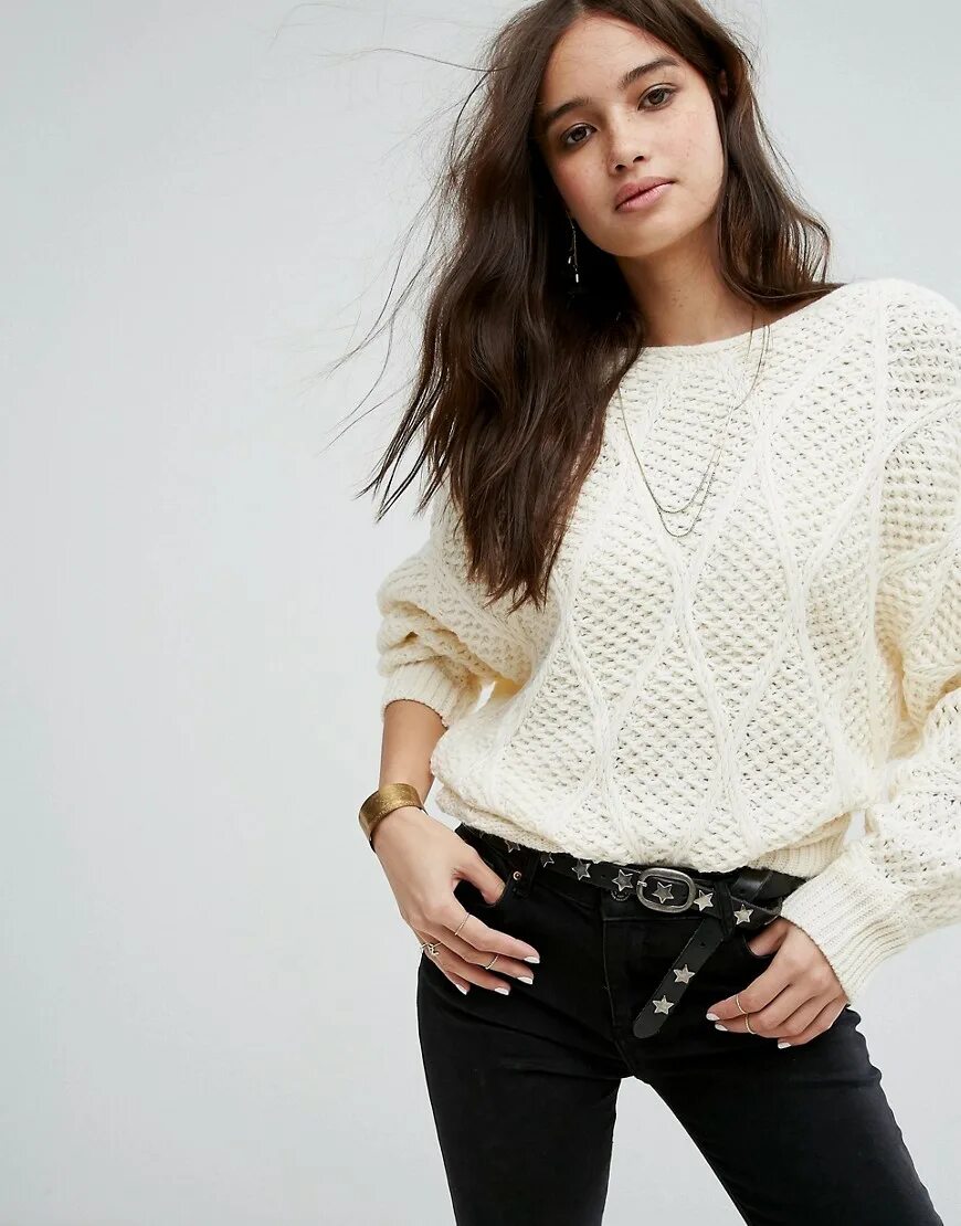 стильный свитер. стильный свитер женский. стильные кофты. свитер женский модный. свитер белый вязаный женский модный.