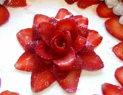 Клубника украсить
