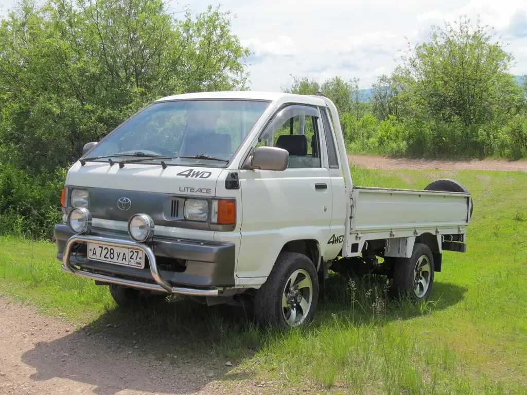 Дром тойота грузовик. Toyota Lite Ace грузовик 4вд. Toyota Town Ace Truck 4wd. Тойота Таун айс 4 ВД. Toyota LITEACE Truck 1996.