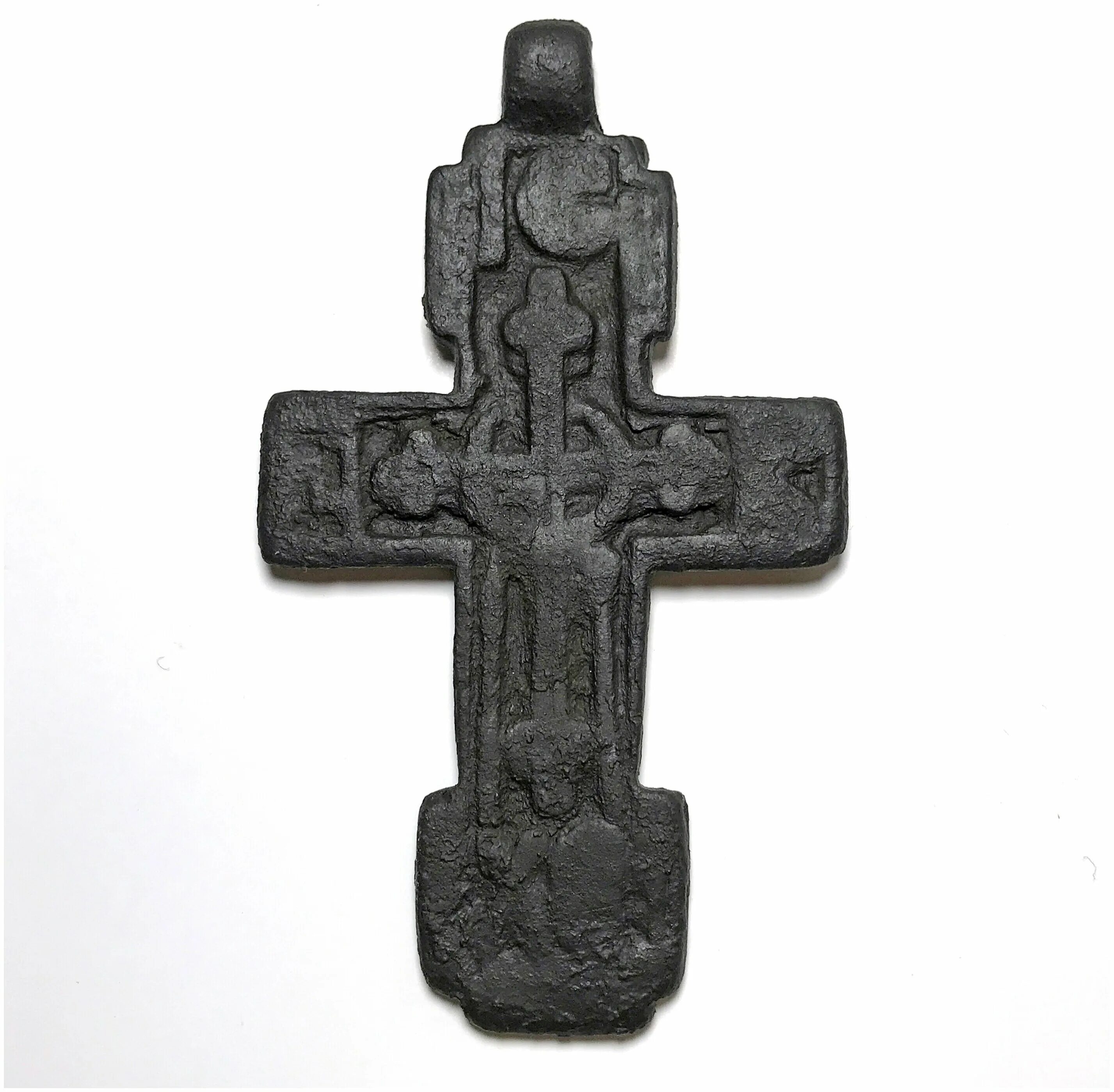 нательный крест находка 18 век. католический наперсный крест 19 век. килевидный крест оранта. старинные кресты. крест распятие 18-19 век латунь.