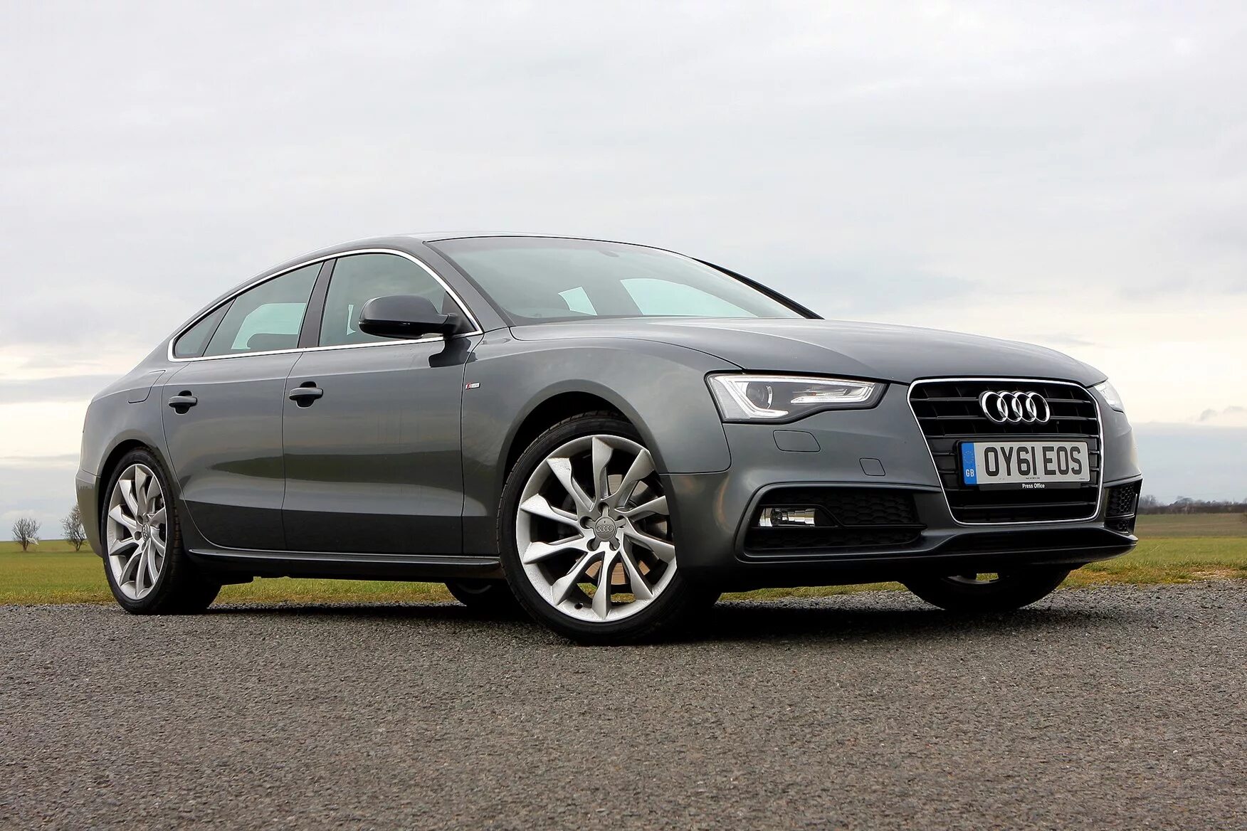Ауди а5 серая. Audi a5 8t рестайлинг. Ауди 5 2014 год. Audi a5 sportback 2014. Audi a5 купе.