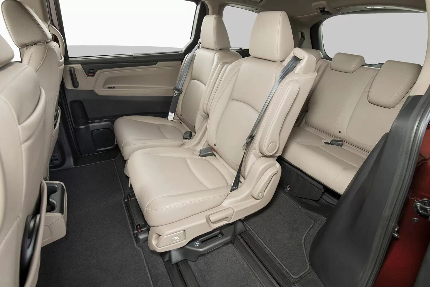 Хонда одиссей 2005. Салон одиссея. Honda odyssey 2 поколение салон. Honda odyssey 2018 салон. Honda odyssey 2017 салон.