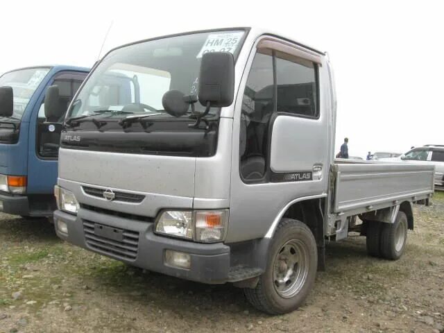 Ниссан атлас приморский край. Nissan Atlas 1999. Ниссан атлас 1999. Nissan Diesel Condor 1994. Ниссан атлас Кондор 1991.