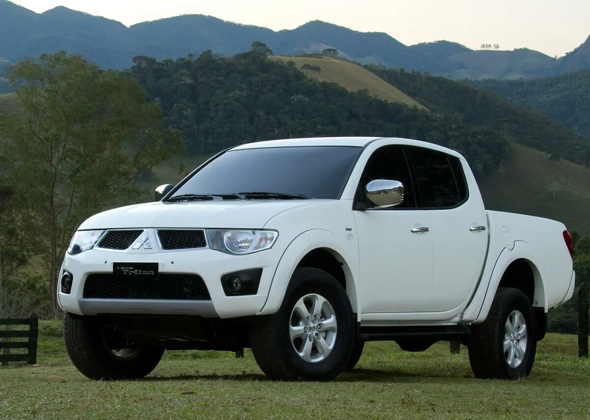 Mitsubishi l200 Triton. Мицубиси л200 белый. Mitsubishi l200 Triton 2006. Мицубиси л200 Тритон.