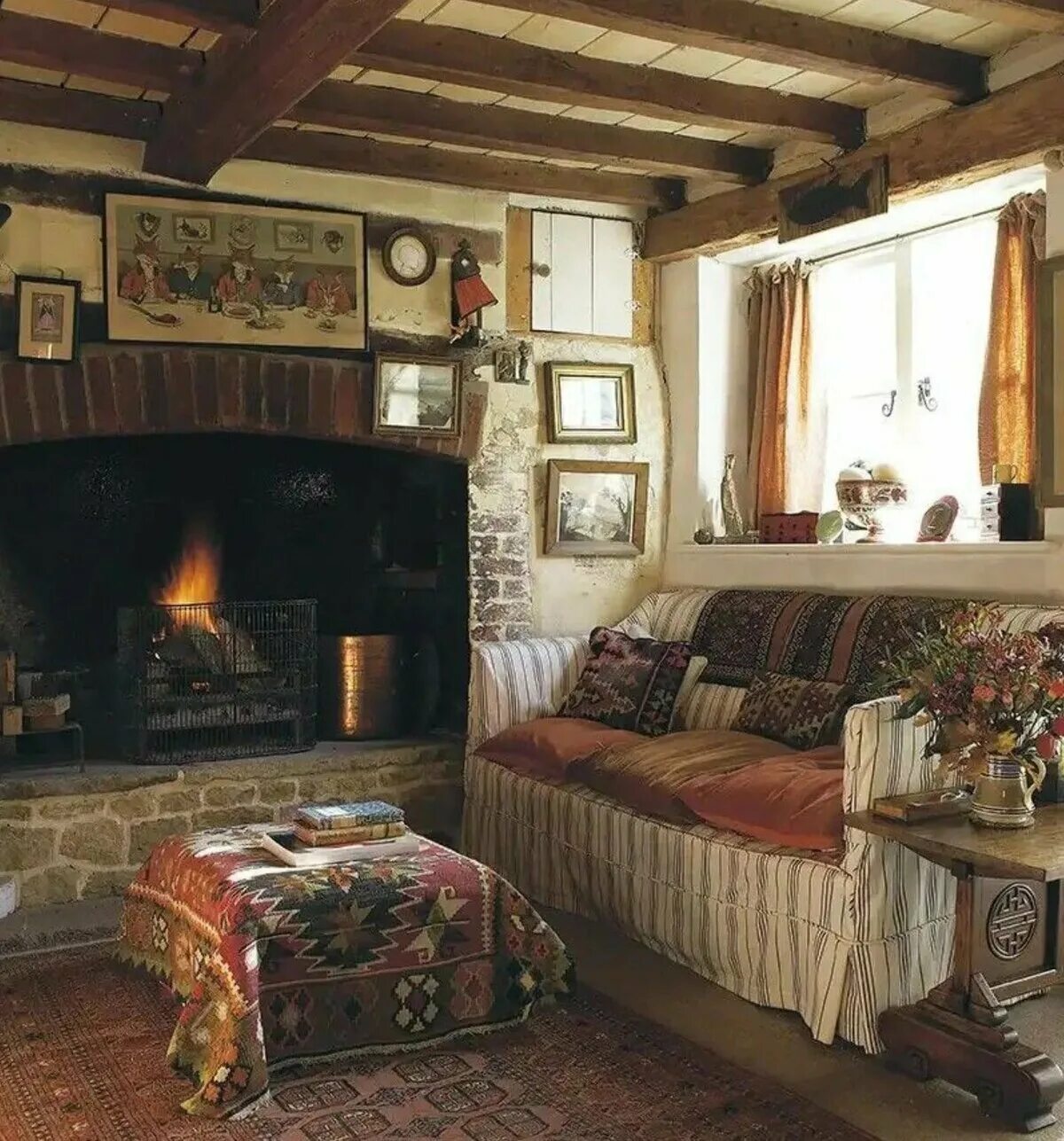 Деревенская комната. Уютная гостиная в деревенском стиле. Комната в деревенском стиле. Деревенский дом интерьер. Домик в деревенском стиле.