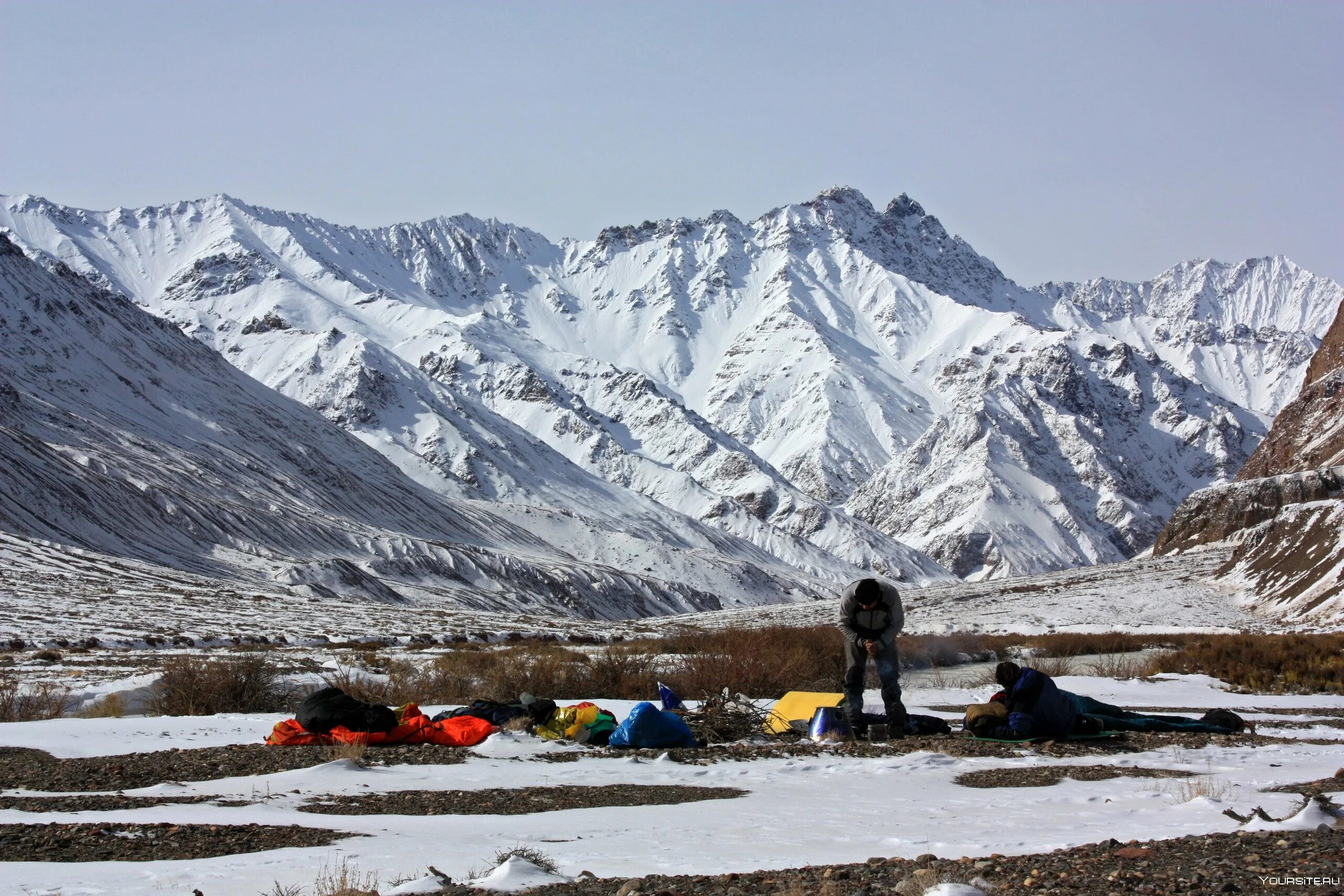 Grand pamir. Походы Памир Таджикистан. Памир Шитхарв. Зимний Памир горы Таджикистана. Памир горный туризм.