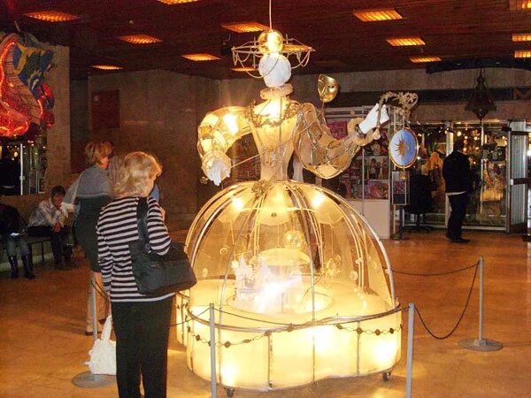 Образцова в москве. Тула пешеходная улица металлистов. С. Улица металлистов смоленск. Италия.