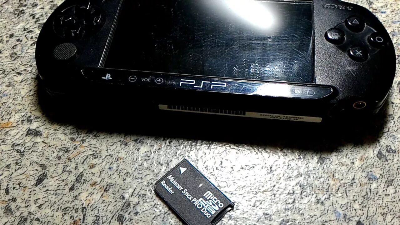 Зыз. Sony PLAYSTATION PSP e1004. PSP e1000 Street. PSP e1000 память. Флешка памяти на ПСП e1008.