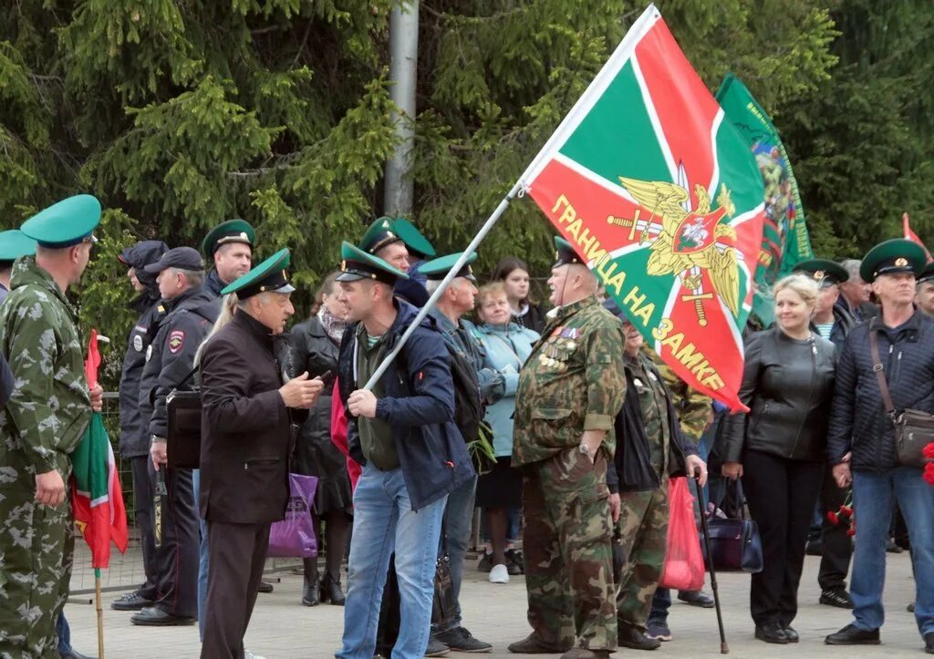 28 мая 19. День пограничника в 2022 в Смоленске. 28 Мая праздник. 28 Мая день пограничника. Празднование дня пограничника в Смоленске.