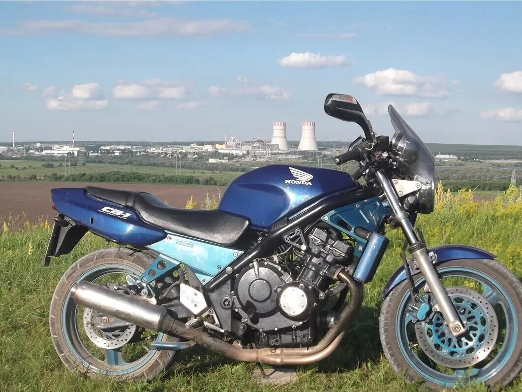 Honda cb1