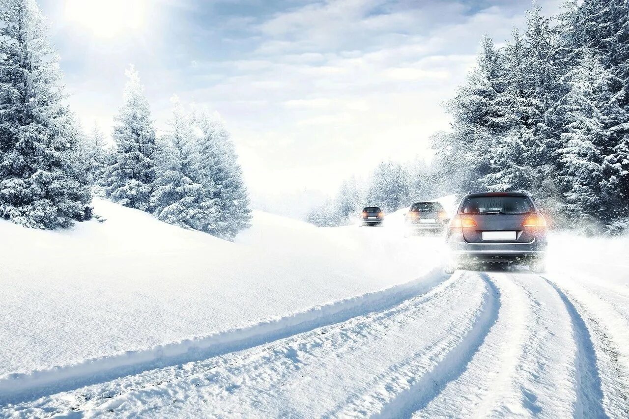 Зимняя дорога. Снег на дороге. Авто зимой. Авто на зимней дороге.