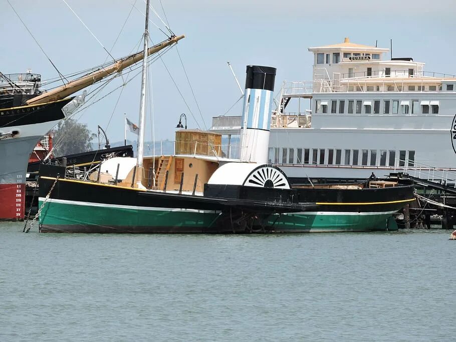 Теплоход Миссисипи. Пароход Миссисипи. Пароход в порту. Sea Steamer судно.