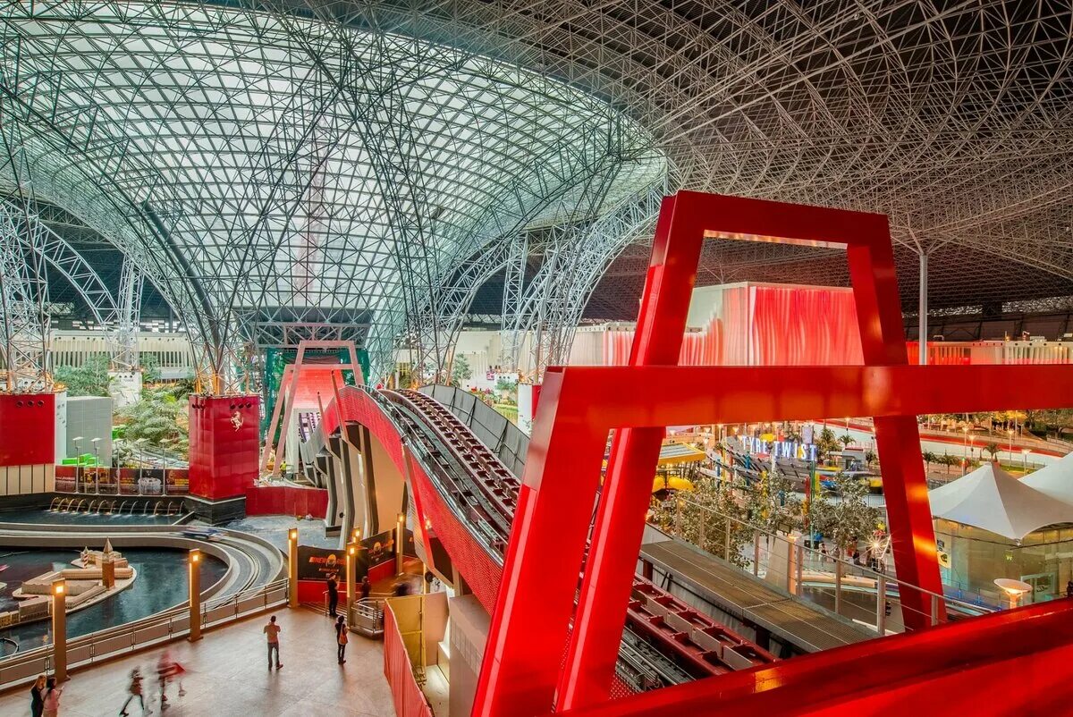 Феррари парк аттракционы. Абу-Даби Ferrari World Abu Dhabi. Феррари парк Абу Даби. Феррари парк Абу Даби аттракционы. Ferrari World Абу-Даби аттракционы.