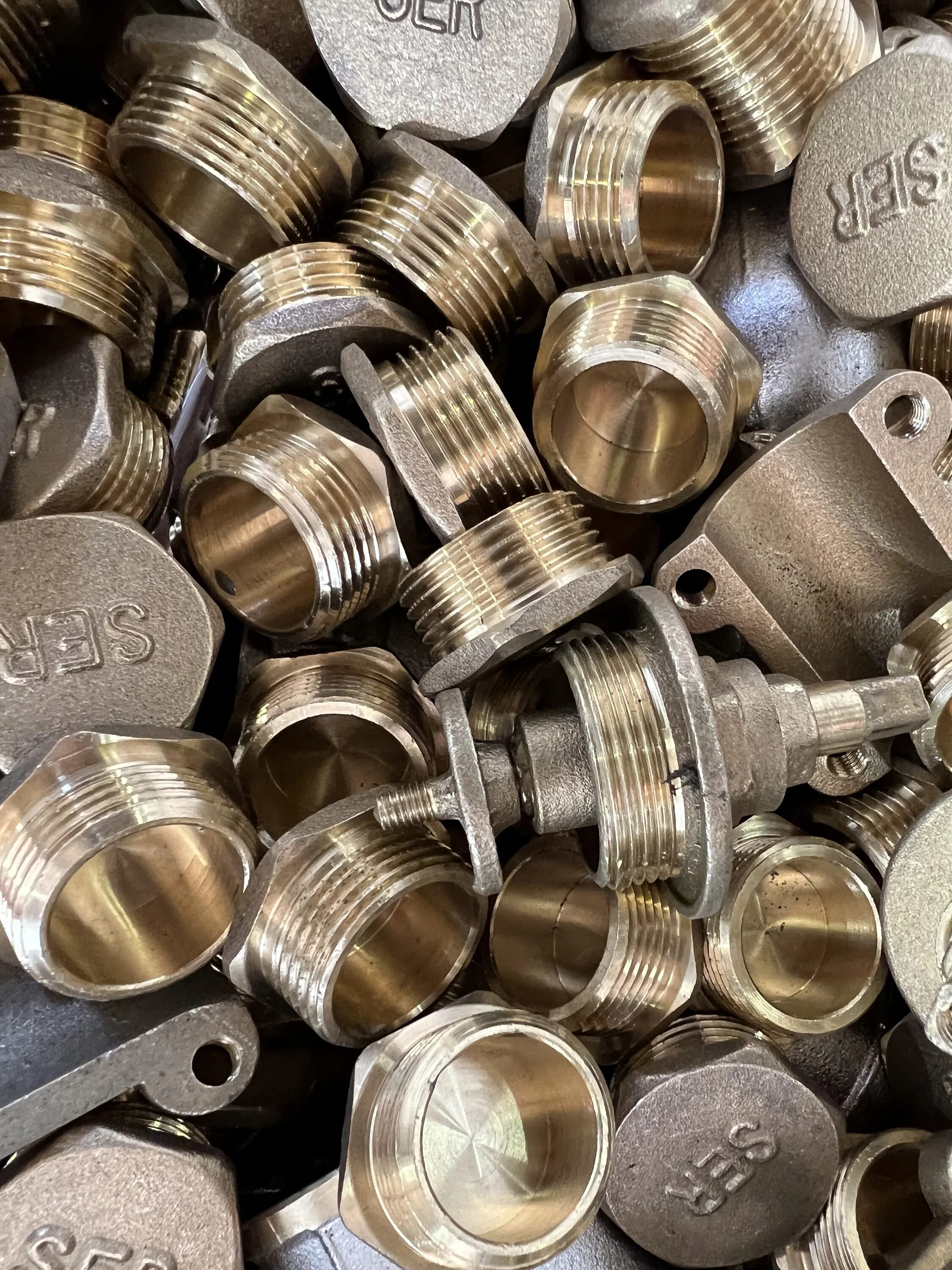 медь металл. цветной металлолом. латунь цветмет. твердый сплав, вк, тк, победит. скупка металла телефон.