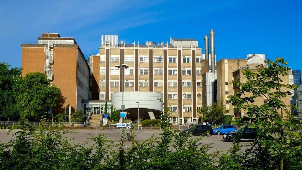 Больница Адденбрука в Кембридже. Addenbrooke’s Hospital. Больница Адденбрука в Кембридже фото. Department of Engineering, University of Cambridge. З госпиталь