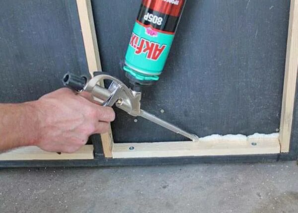 Как утеплить металлическую дверь изнутри своими руками. Теплоизоляция входной металлической двери. Утеплитель для входной металлической двери снизу. Утеплить железную входную дверь. Как утеплить металлическую дверь изнутри своими руками.