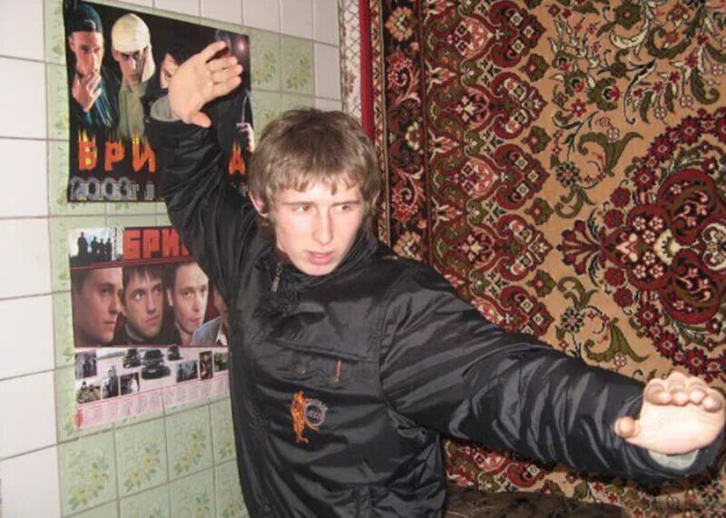 деревенские опасные люди. самые вредные мужчины по знаку. самый опасный парень. опасные парни. смешной бандит.