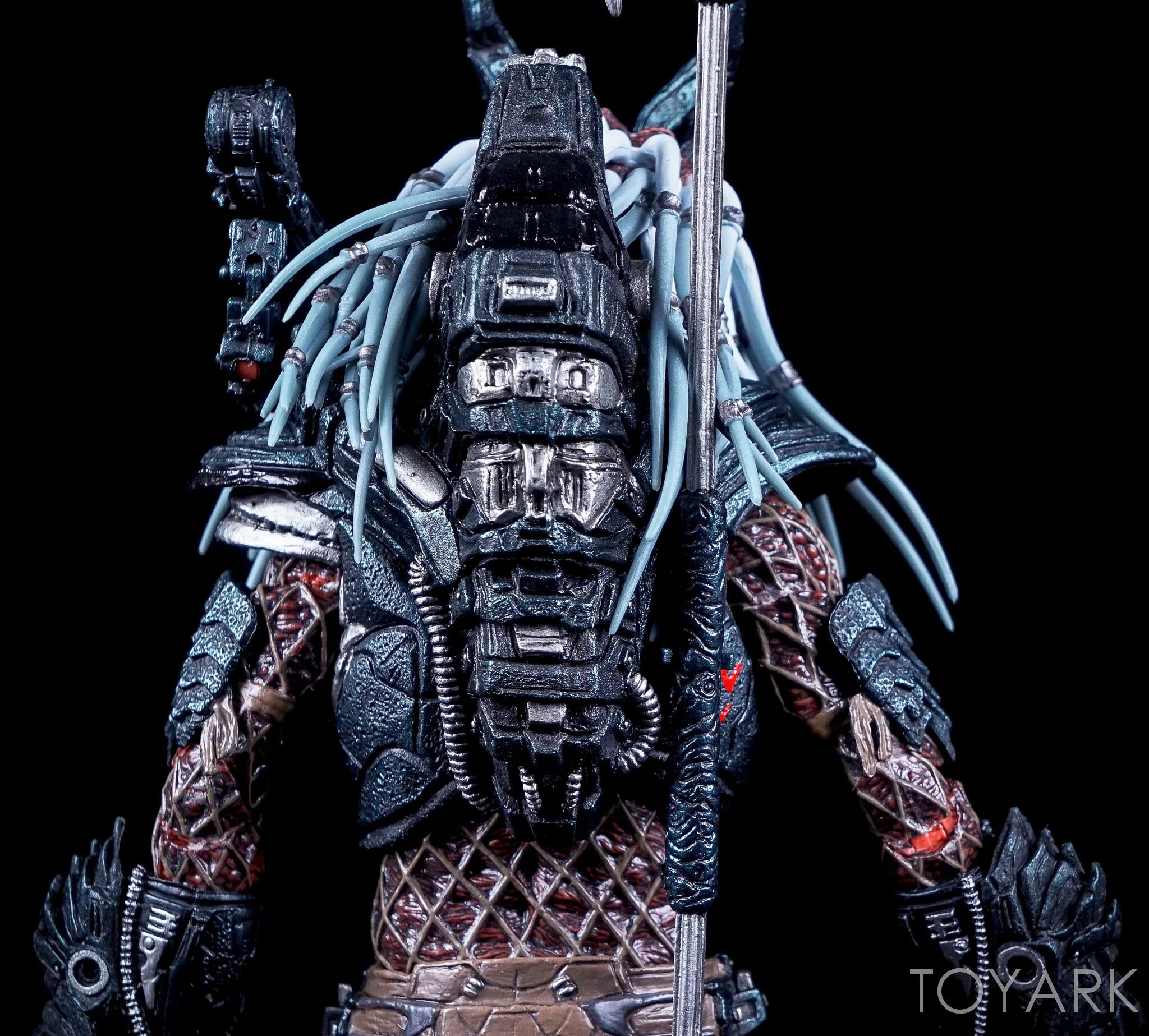 Хищный клан 5 читать. NECA Predator Deluxe Clan leader. Хищник 2018 гибрид фигура. Гаджеттойс. Catfish leader Predator.