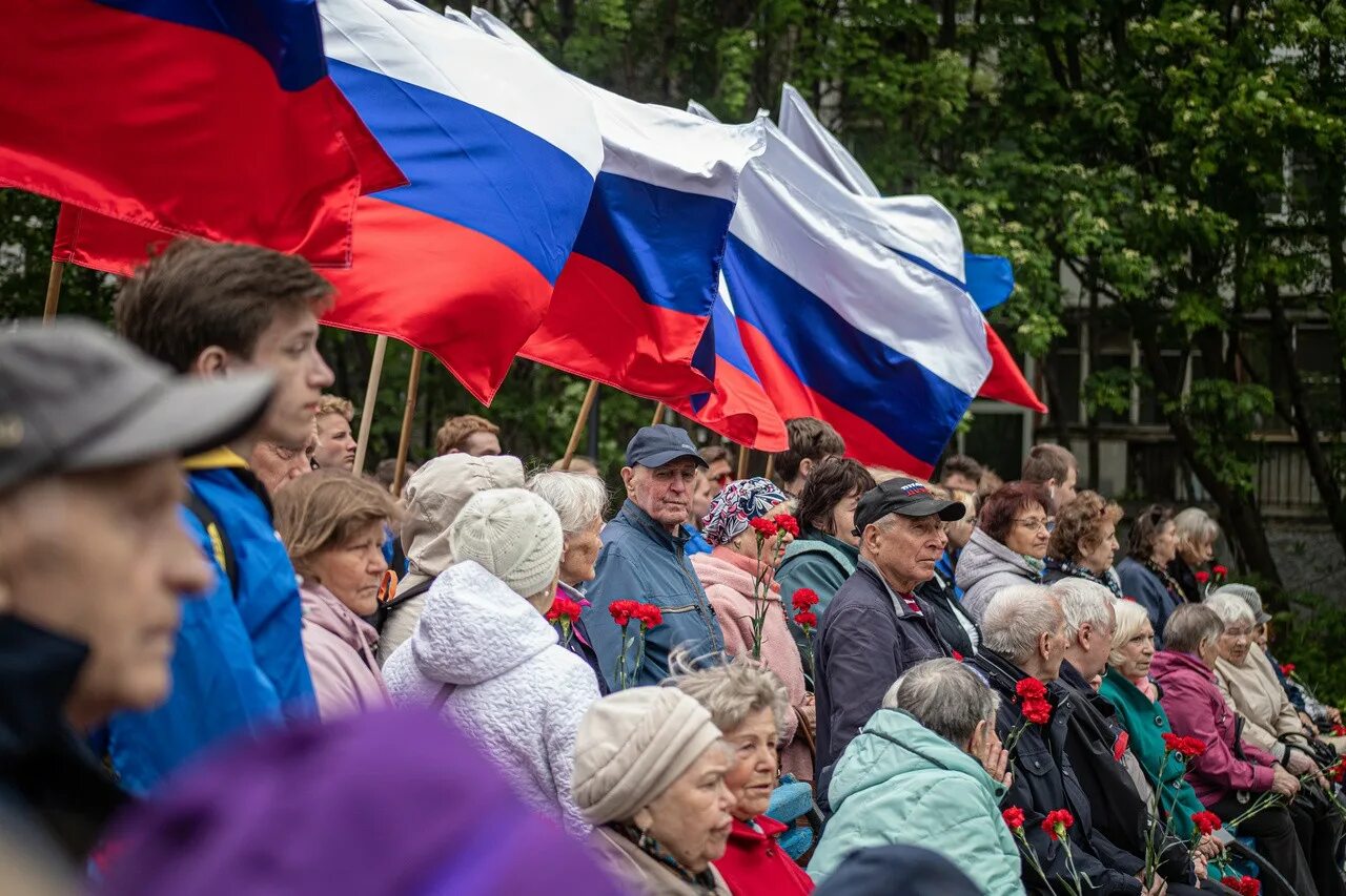 Мурманск 22 июня. Митинг. Люди на митинге. Митинг Полярный. День города Полярный.