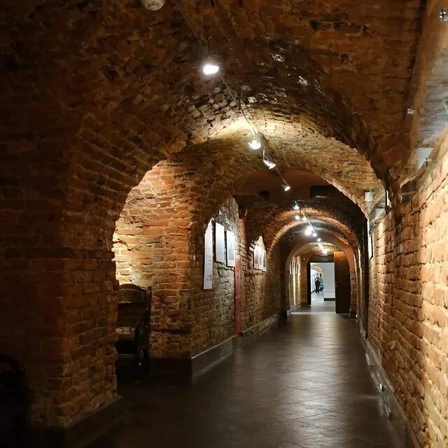 Подвалы дворцов. Венеция в подвале. голицынские подвалы. усадьба серебрякова подвалы. подвалы голицына в феодосии.