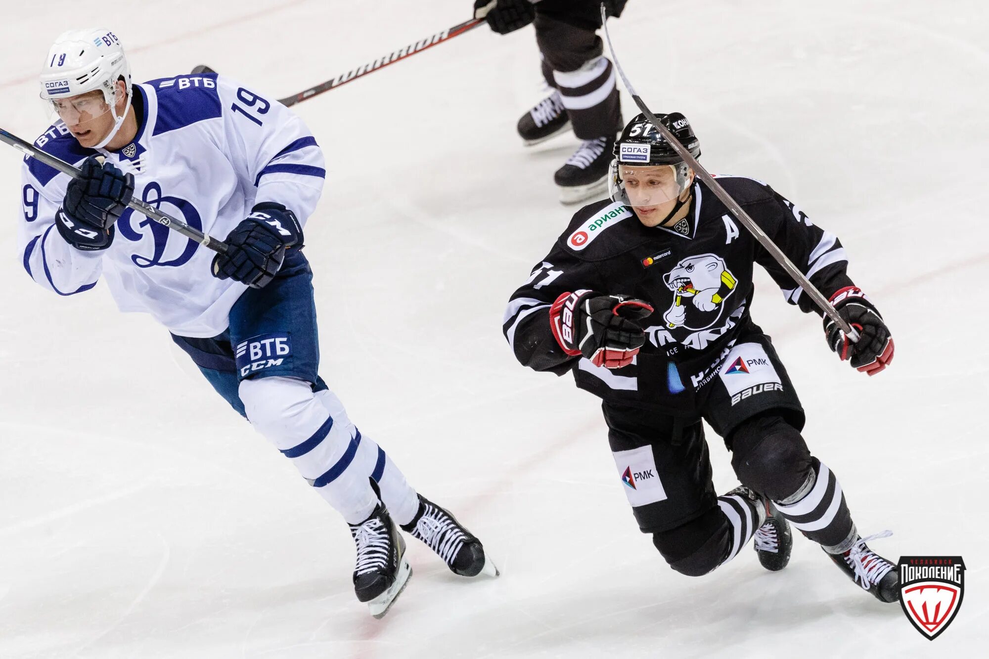 Трактор динамо москва. Динамо челябинск хоккей. Динамо мск трактор. Хк трактор динамо москва 2012-2013. Хк трактор динамо москва.