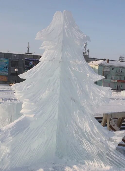 Как сделать ледяную елку. Ледяная фигура елка. Елка из льда. Елка из льда. Ледяная фигура елка.