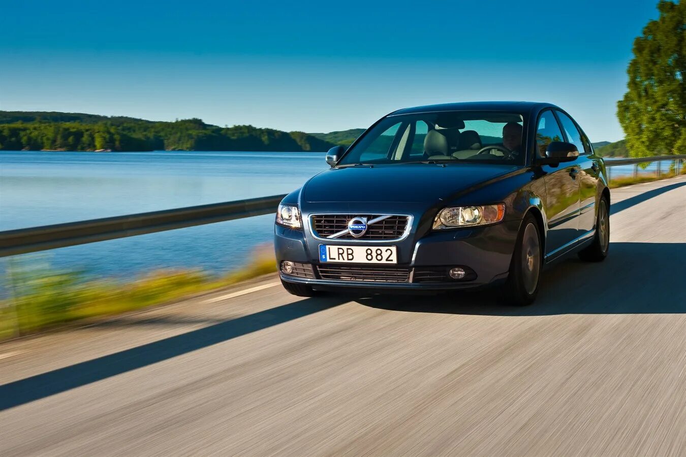 Вольво какой страны машина. Машина Volvo s40. Volvo s40 2012. Вольво седан s40. Volvo s40 2021.