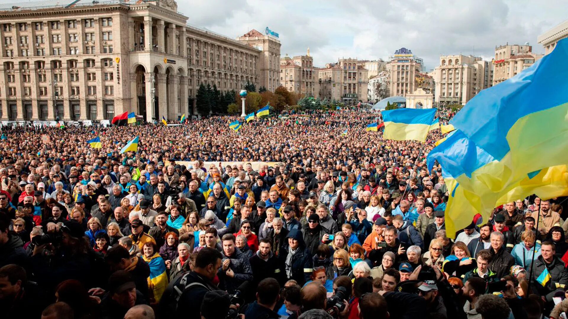 8 декабря 2013. Киев 2013 Майдан. Киев площадь независимости Евромайдан. Майдан Незалежности Киев 2014. Евромайдан на Украине в 2014.