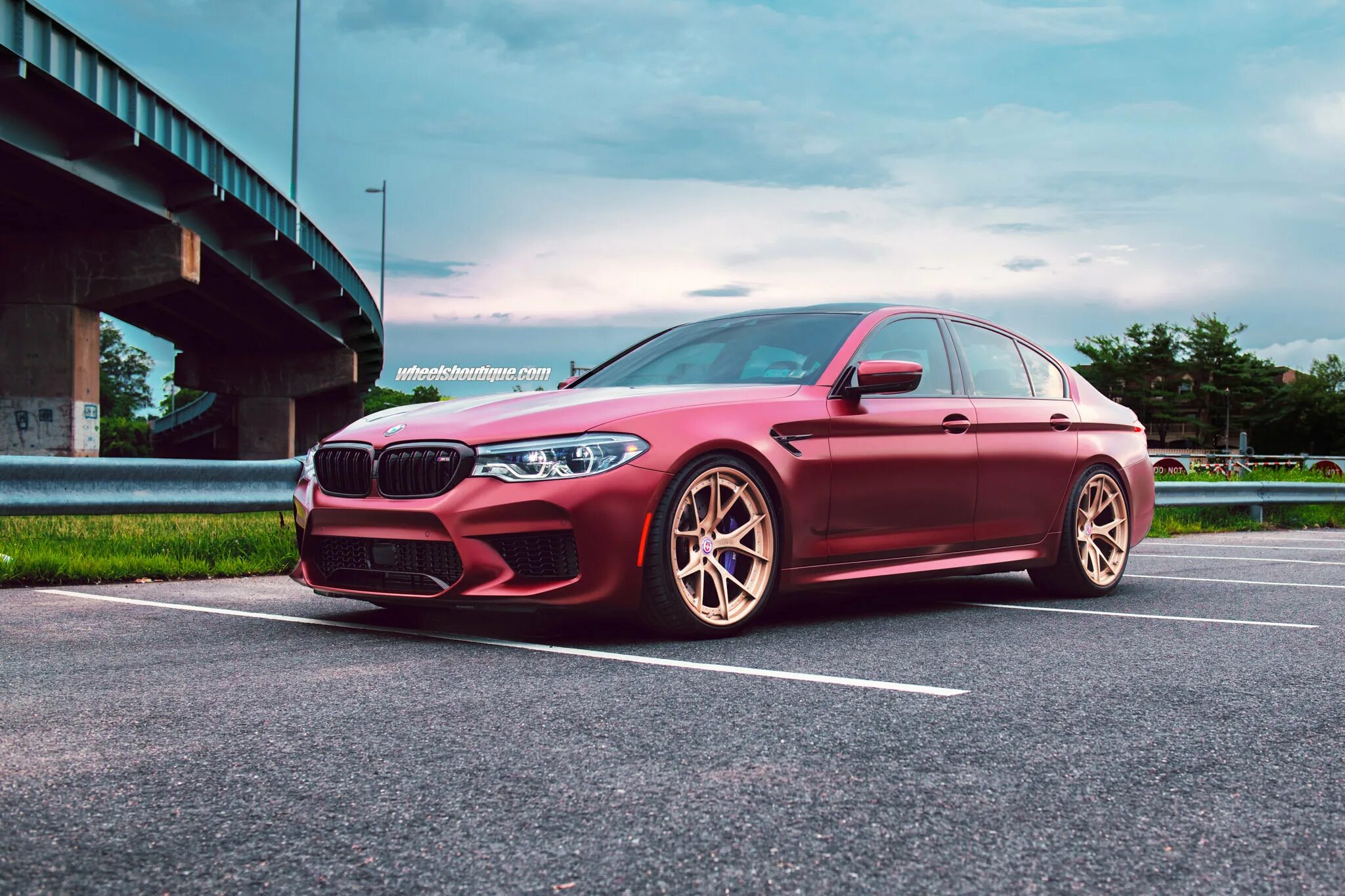 BMW m5 f90. BMW m5 f90 Wheels. BMW m5 f90 Золотая. BMW m5 f90 Red Matte. M5 level