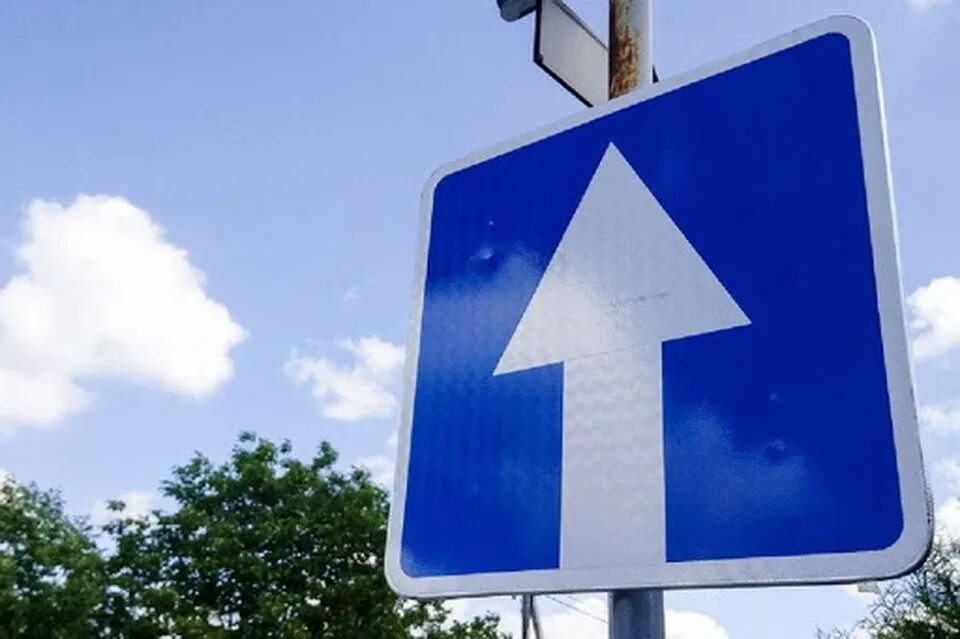 Common UK Road Signs from the Highway Code webuyanycar