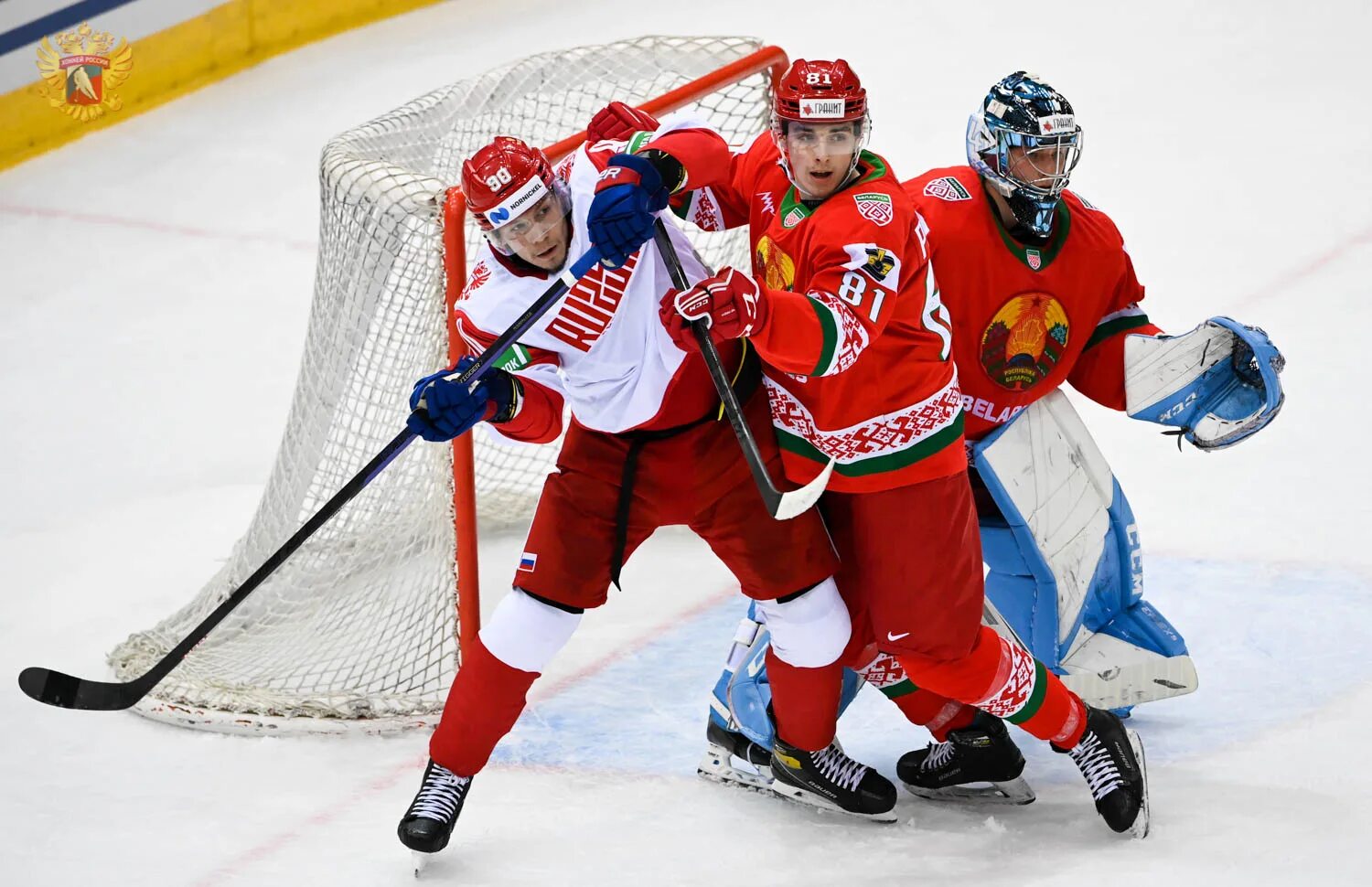 Хоккейная сборная России. Россия Беларусь хоккей. Защитник в хоккее.