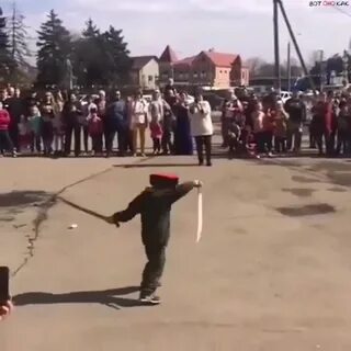 На горе стоял казак он богу слушать