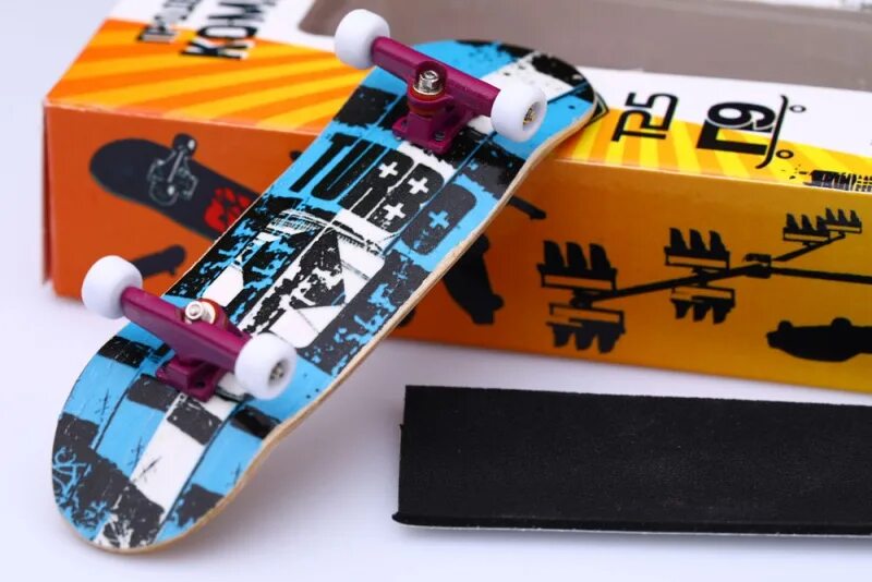 фингер бомбер. наклейки для fingerboard. фингерборд 33мм. фингерборд турбо п9. 40 миллиметровый фингерборд.