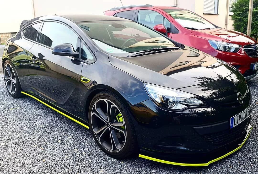 Тюнинг опель j. Opel Astra j GTC. Opel Astra GTC 2020. Opel Astra GTC 2019 черная.
