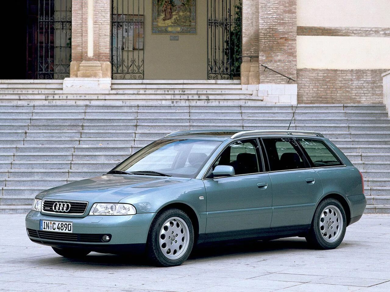 Ауди а4 Авант 2000. Audi a4 универсал 2000. Audi a4 b5 Wagon. Audi a4 2001 универсал. Универсал б 1