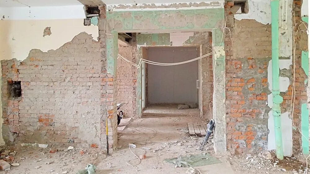 Пробивка дверного проема 2000 мм. Проем в несущей стене. Усиление дверного проема. Расширение проема в несущей кирпичной стене. Усиление проемов.