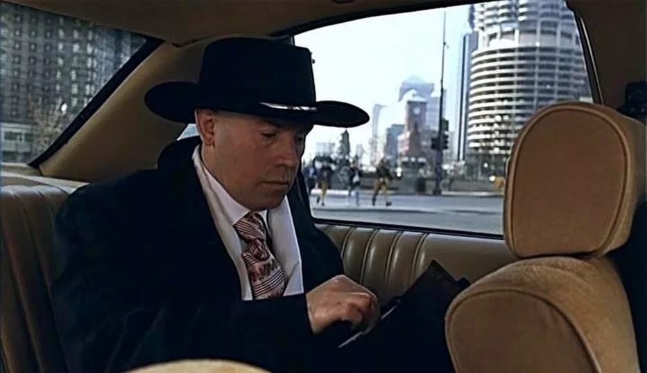 Брат 2 какие песни. Брат 2 виктор. виктор сухоруков брат 2. сухоруков в фильме брат 2. брат 2 сухоруков в шляпе.