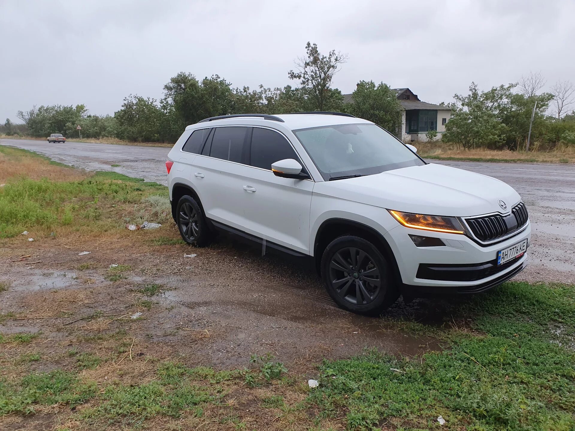 Yokohama 235/55 r18 на шкоду кодиак. Диски кодиак 18. Легкосплавные диски trinity 7j x 18. Диски кодиак 18. Skoda kodiaq r20.