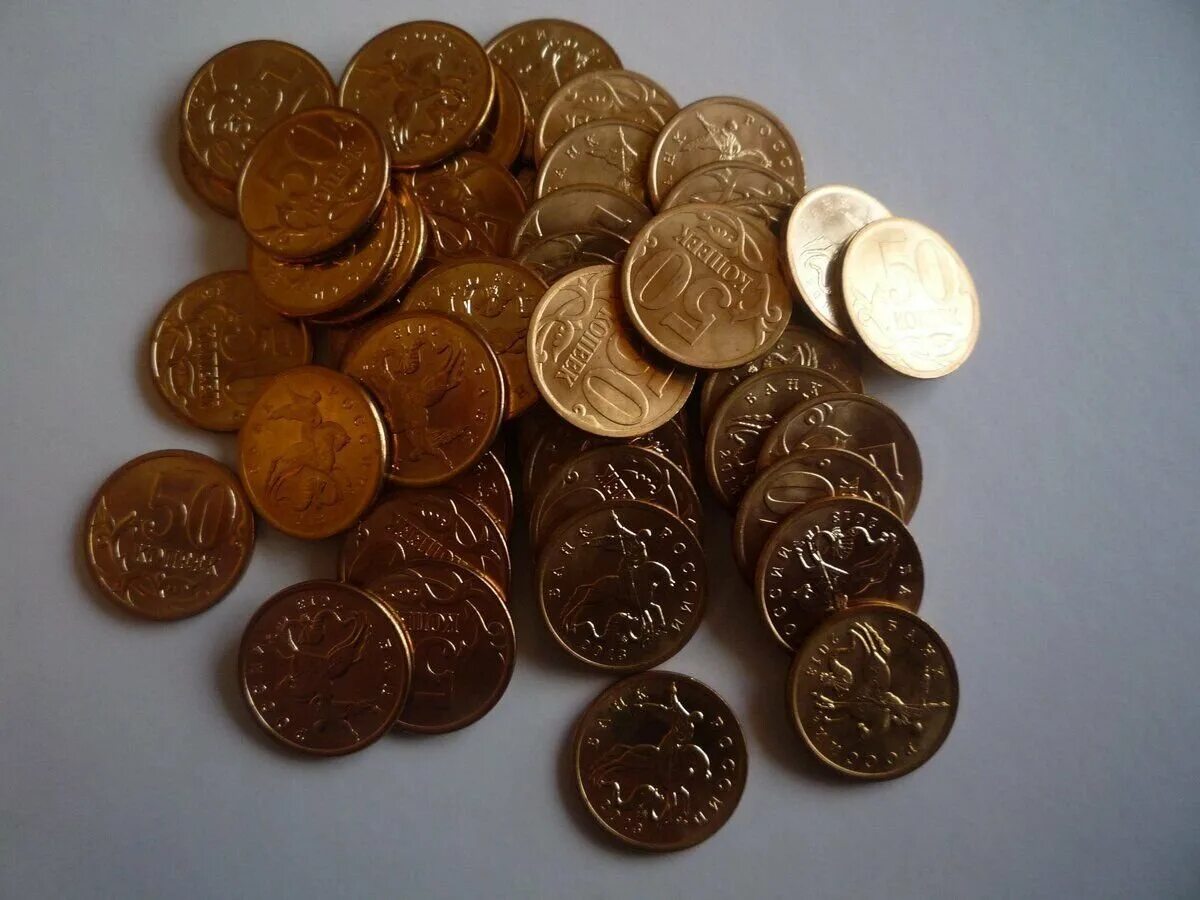 Из нескольких монет. Коллекционирование монет. Медные монеты петра 3. Из нескольких монет. Железные деньги.