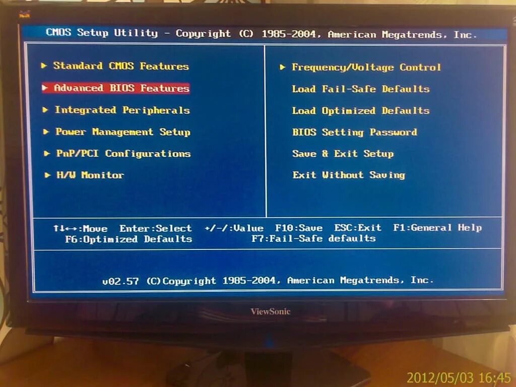 Bios setup загрузка с флешки. Загрузка с флешки в bios. флешка биоса. старый биос загрузка с флешки. загрузка флешки через биос.